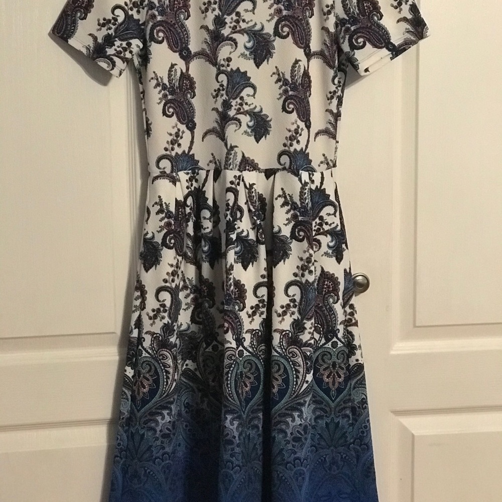 NWOT Paisley Blue Amelia Lularoe Small